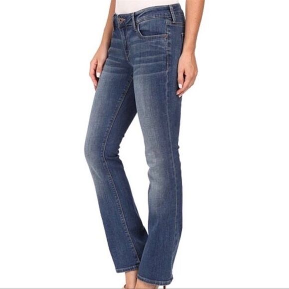 Lucky Brand 2/26 Lola Boot Cut Dark Wash Embroidered Back Pockets Jeans - Picture 1 of 17